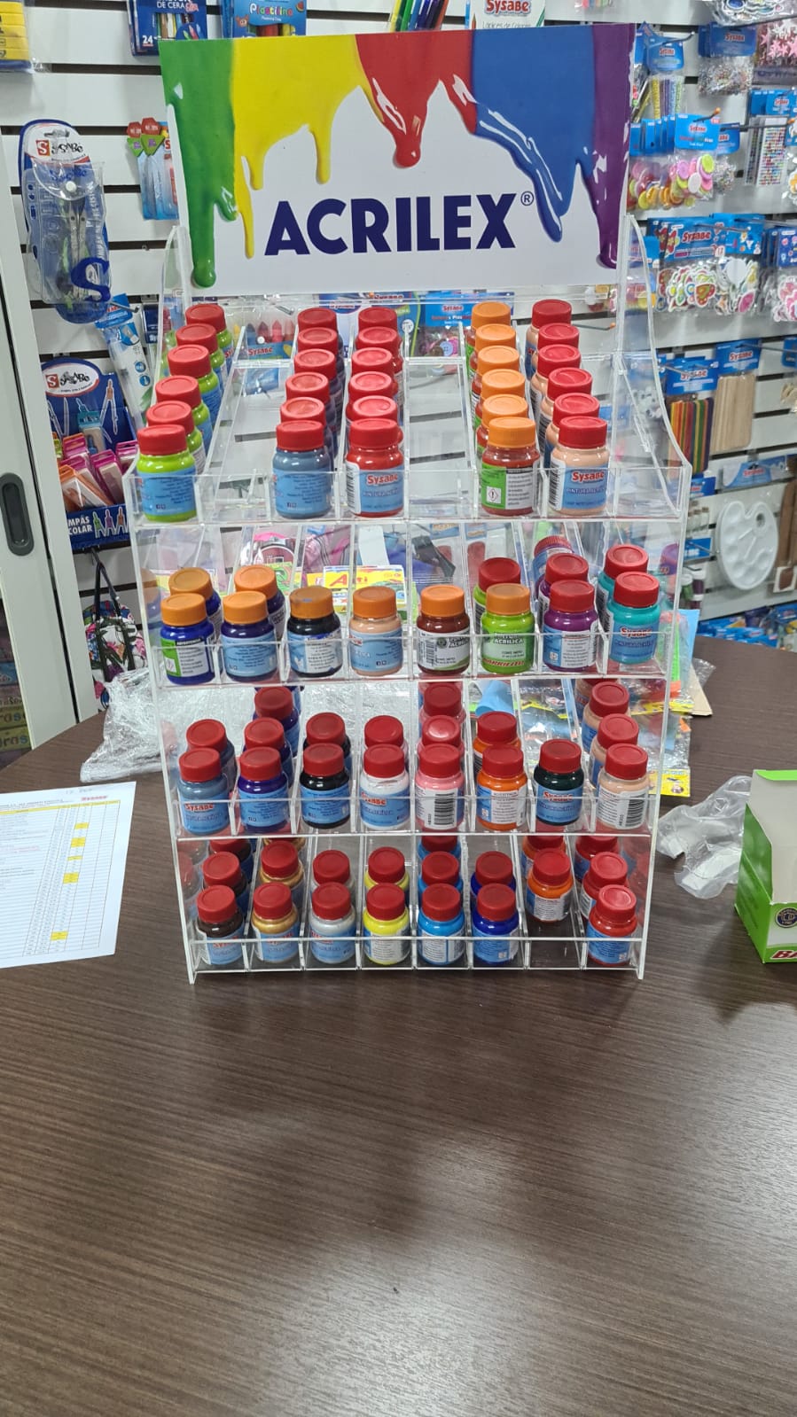 Exhibidor · Pinturas en acrílico