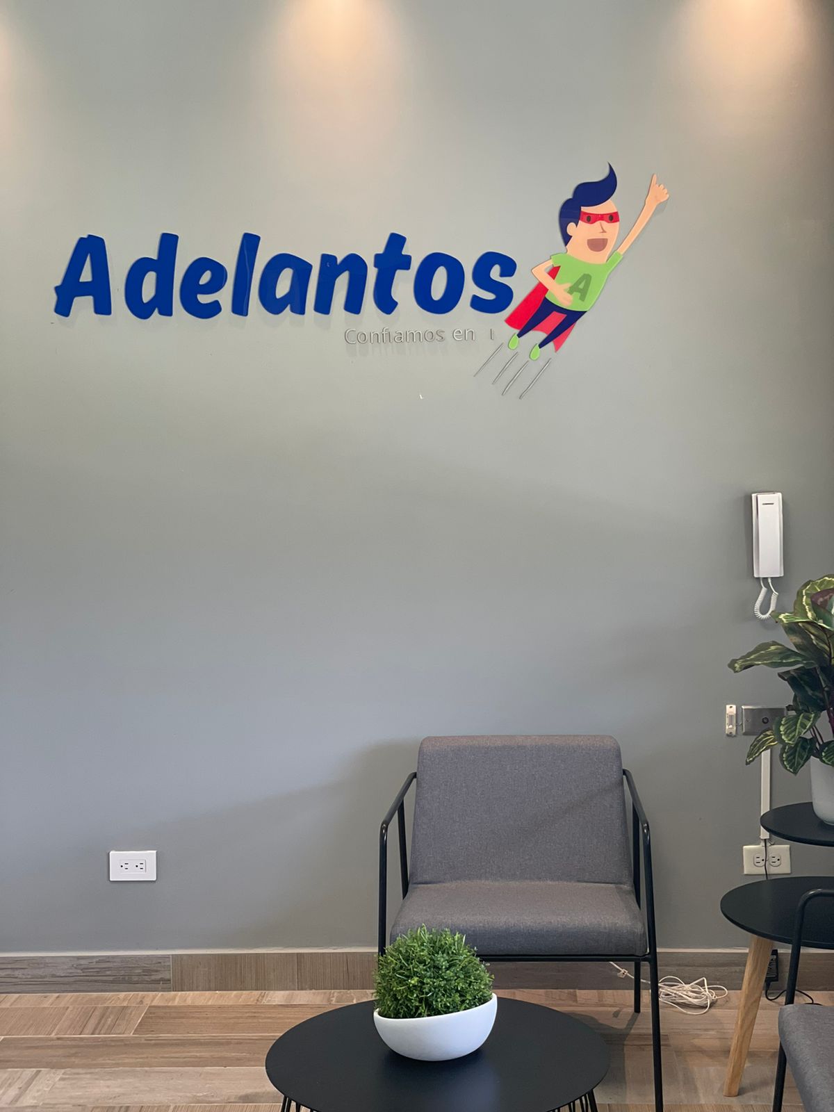 Letrero · Corporativo en acrílico