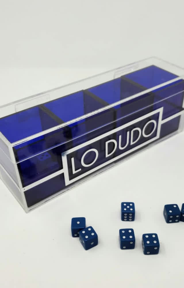 Juego Lo Dudo en acrílico con fichas personalizadas en Panamá