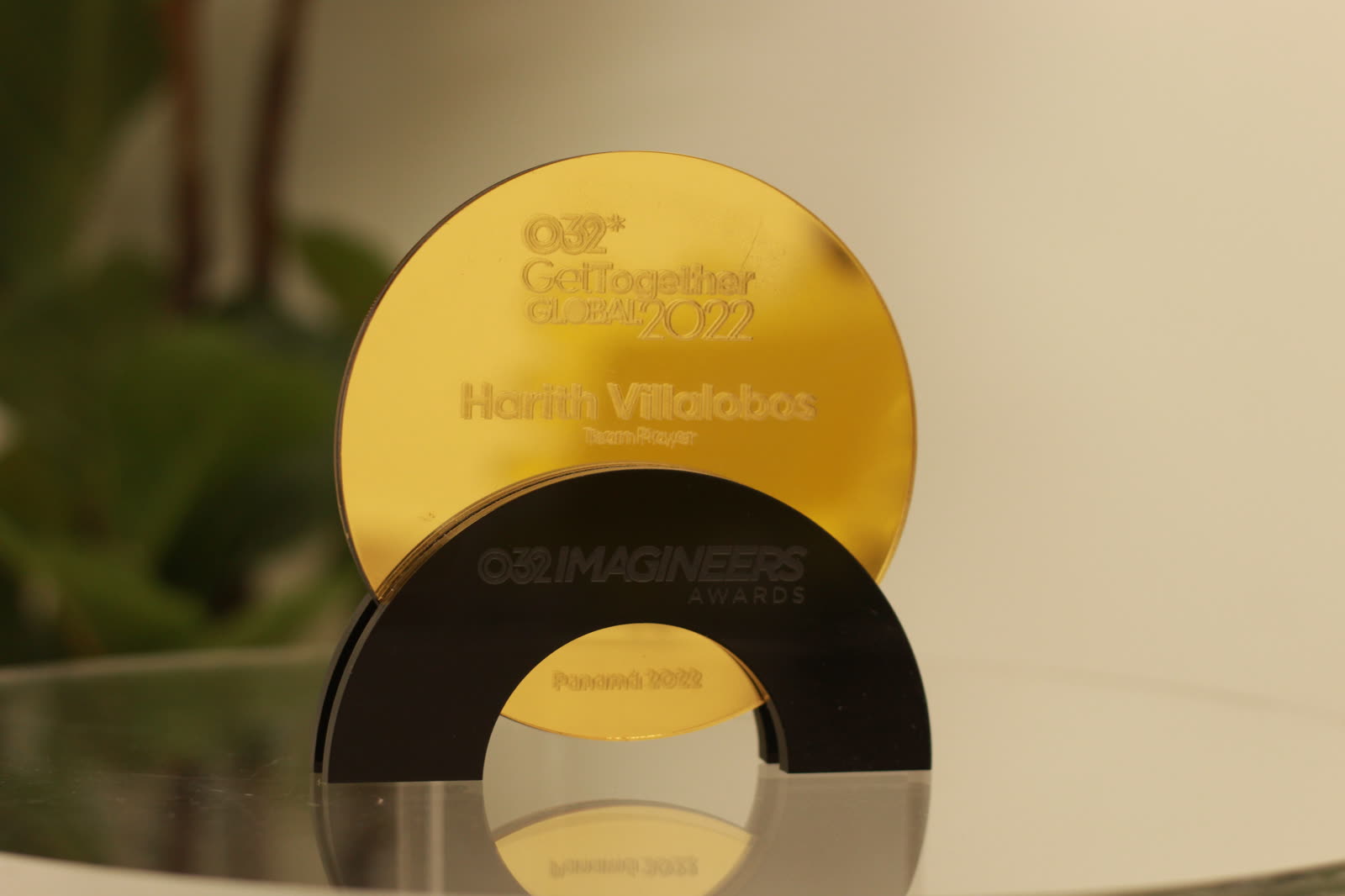 Trofeo clásico en acrílico