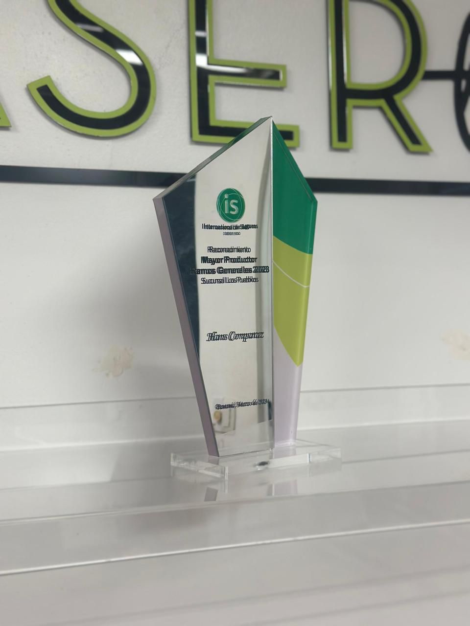 Reconocimiento impresión 3D en acrílico